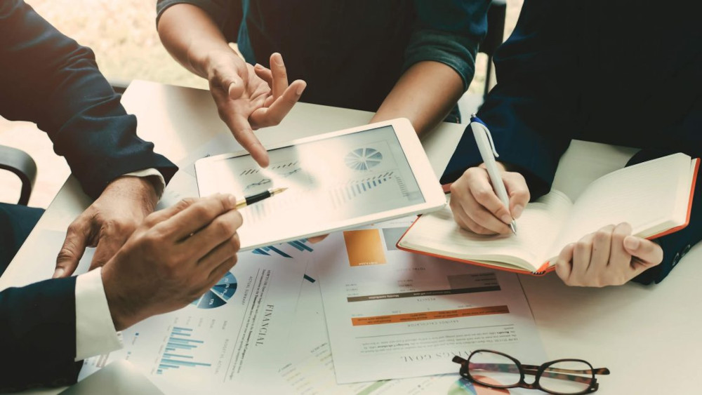 Είμαστε εδώ για να σας οδηγήσουμε σε μια μακροπρόθεσμη επιτυχία